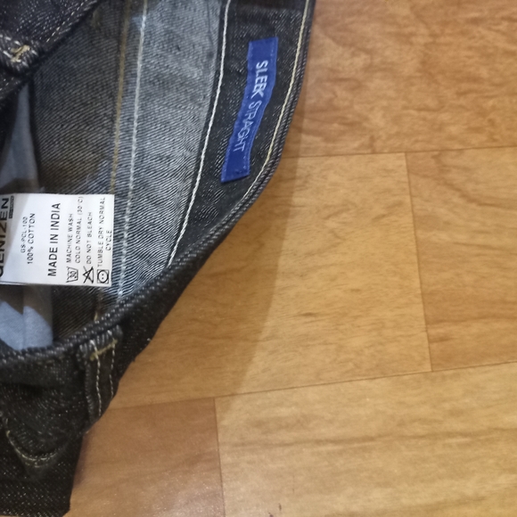 Branded denizen from levi's black color jeans( size 32) - Picture 6 of 7